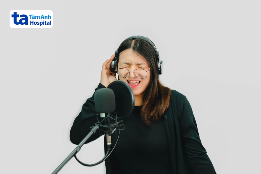 ai dễ bị u nang thanh quản