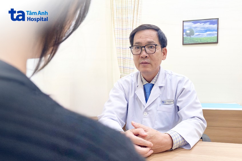 bác sĩ vinh tư vấn cách điều trị u bã đậu