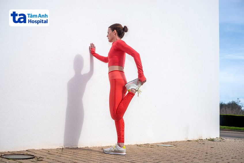 Bài tập kéo giãn nâng cao cơ tứ đùi