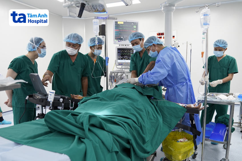 Bệnh nhân block phân nhánh trái sau cần phẫu thuật điều trị