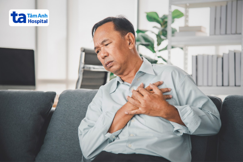 Người bệnh block phân nhánh trái trước thường đau thắt vùng ngực, khó thở khi gắng sức