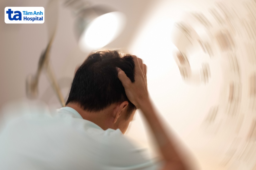 chóng mặt đau đầu dấu hiệu đột quỵ ở nam giới