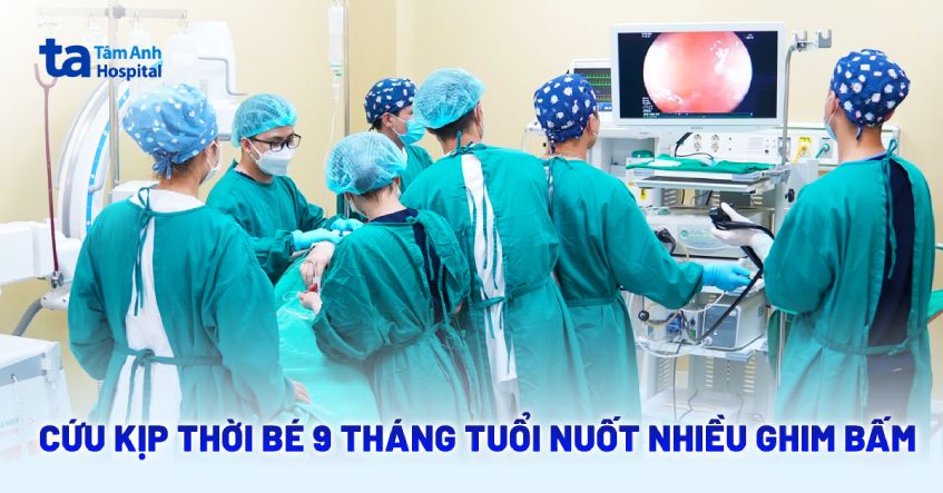 cứu bé nuốt nhiều ghim bấm