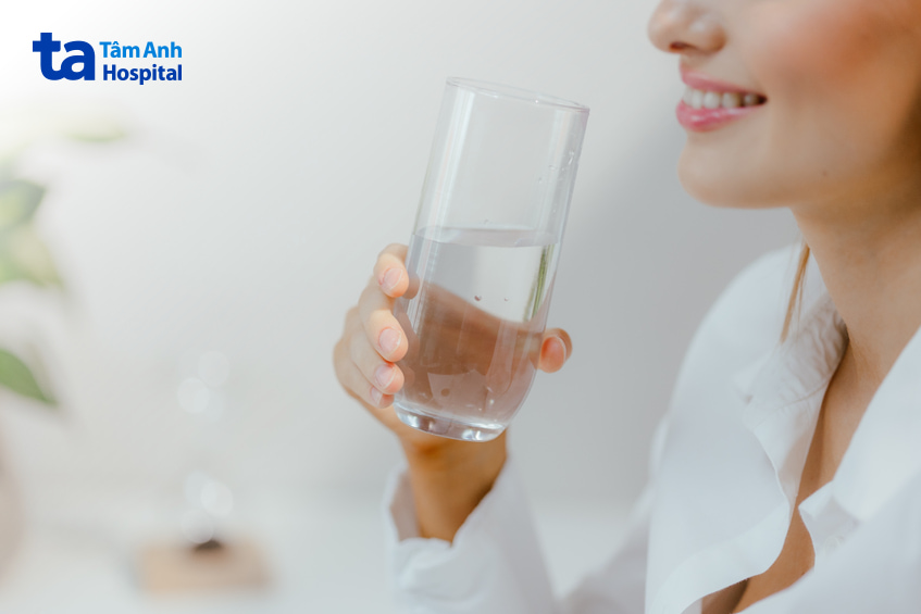 da khô sần sùi nên uống gì