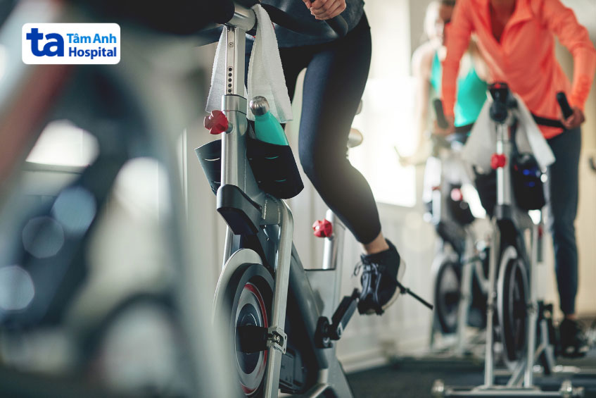 Đạp xe cải thiện viêm khớp cùng chậu