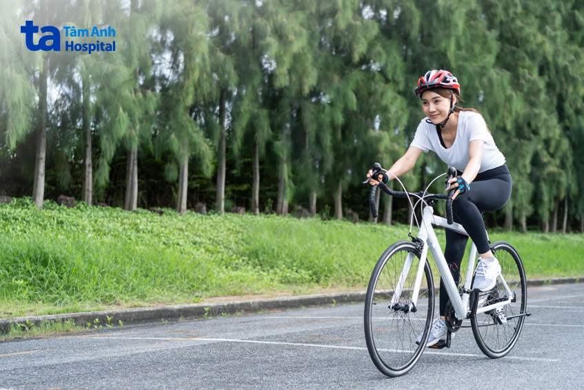 đạp xe giúp giảm mỡ toàn thân