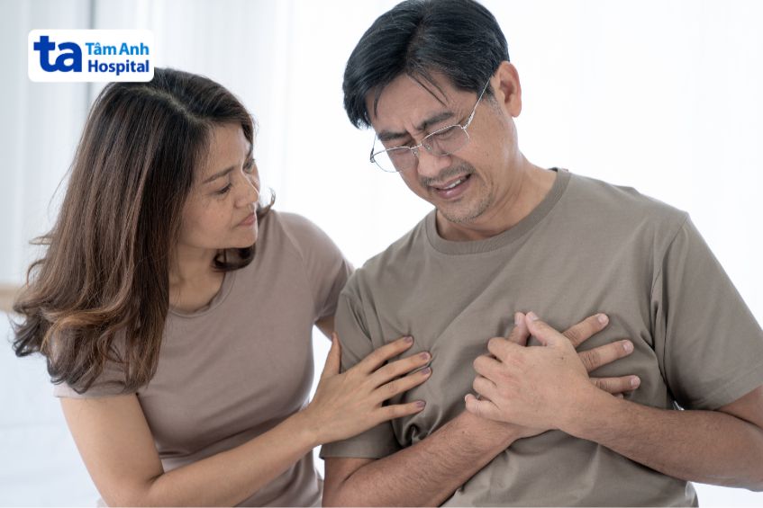 Đau ngực trái âm ỉ có thể là dấu hiệu cảnh báo bệnh về tim mạch