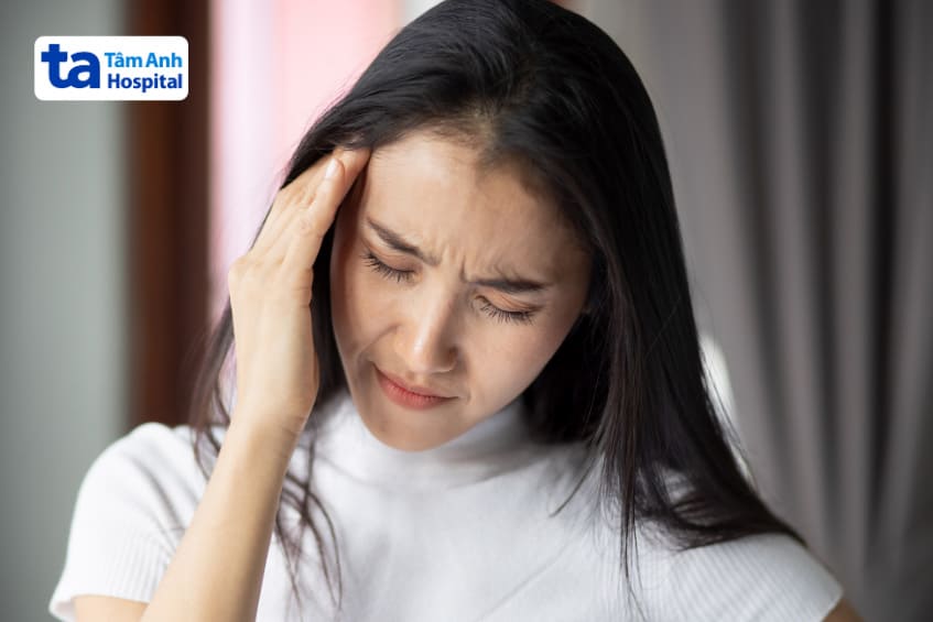 đau nửa đầu có thể gây đau đầu về chiều