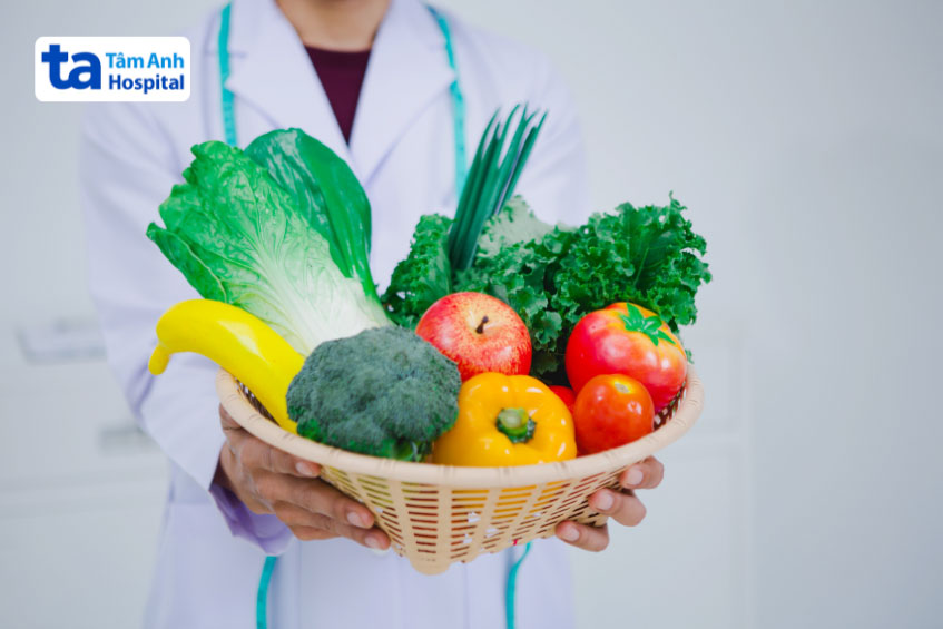 Dinh dưỡng cải thiện viêm khớp cổ chân sau chấn thương