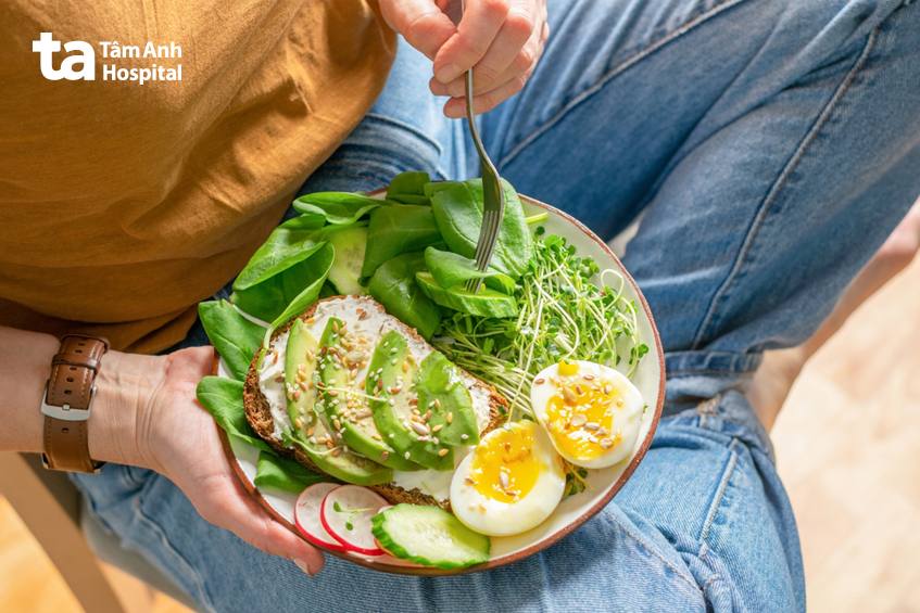 eat clean hạn chế thực phẩm nhiều gia vị