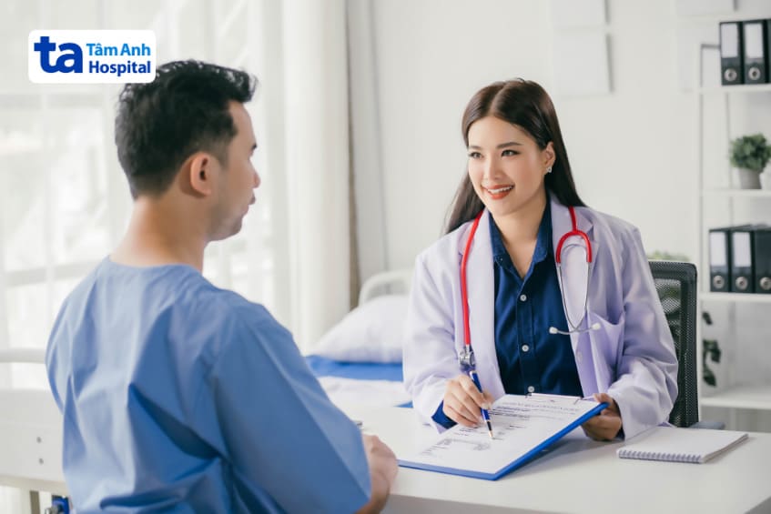 gặp bác sĩ nếu có triệu chứng bất thường