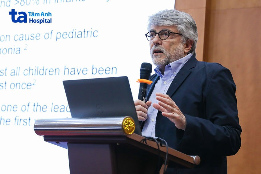 gs ts bs manuel sanchez luna trình bày hai báo cáo