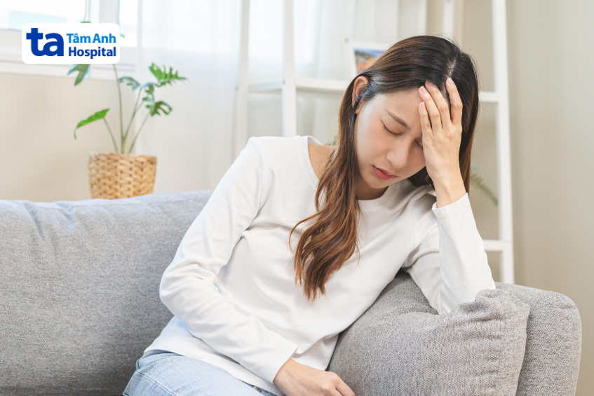 Người bị huyết áp kẹt thường có biểu hiện chóng mặt, tức ngực, khó thở