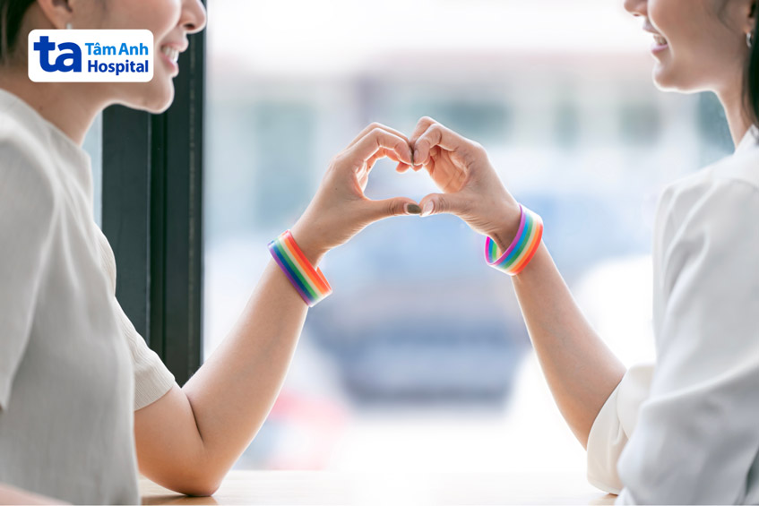 khái niệm đồng tính nữ