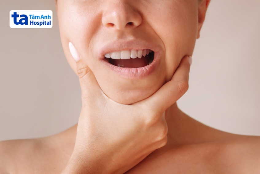 lệch hàm do tổn thương dây thần kinh sinh ba