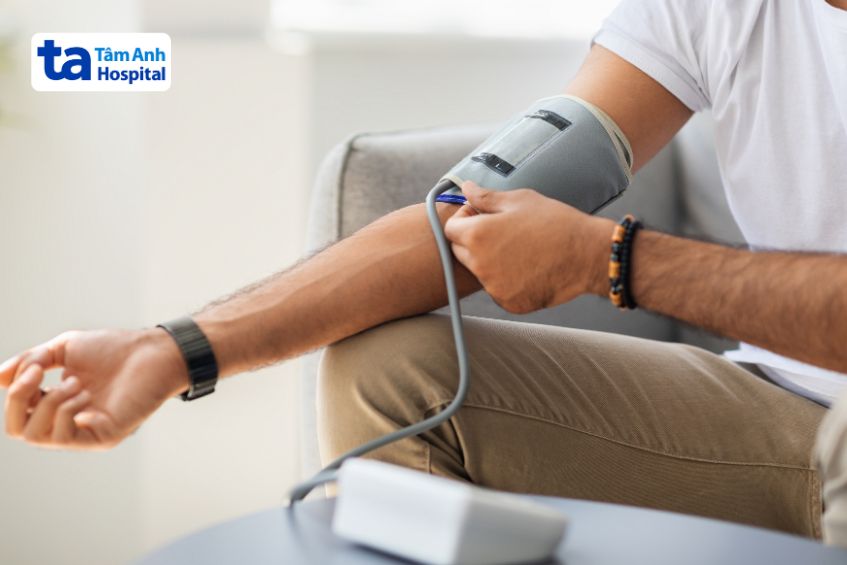 Mỗi lần đo huyết áp nên cách nhau 1-2 phút để có kết quả chính xác