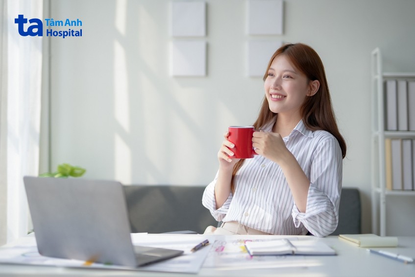 nên dành thời gian thư giãn khi làm việc là cách giảm cân cho người bị cường giáp phù hợp