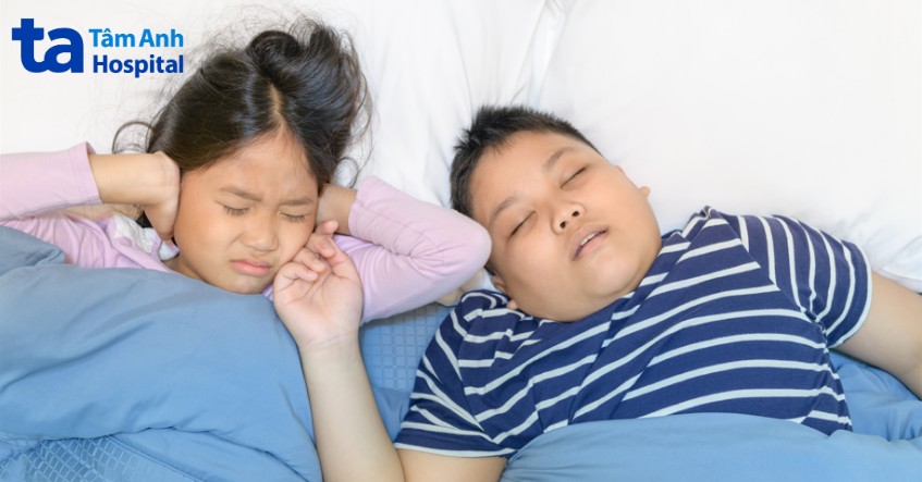 ngưng thở tắc nghẽn khi ngủ có thể xảy ra ở trẻ em