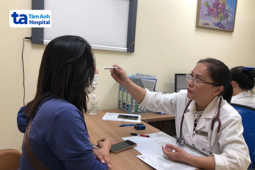 người bệnh thăm khắm ở bệnh viện tâm anh