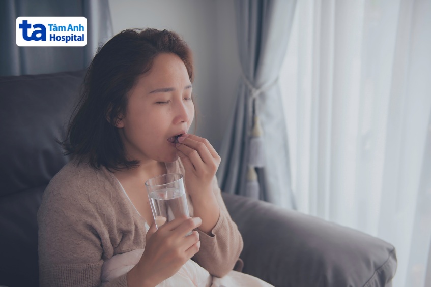 người bệnh viêm phế quản bị sốt nên dùng thuốc