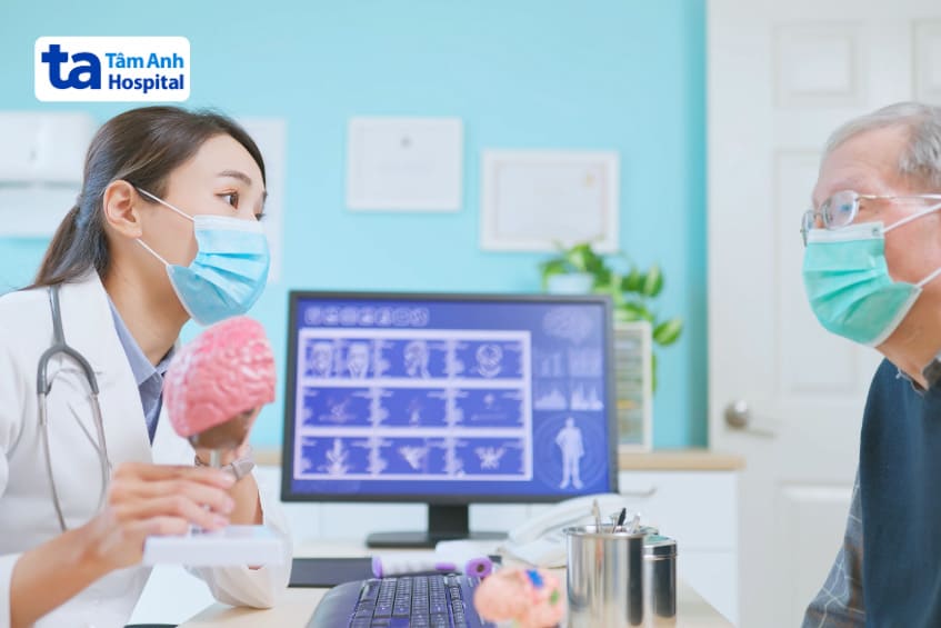 người cao tuổi nên đi thăm khám và điều trị sớm