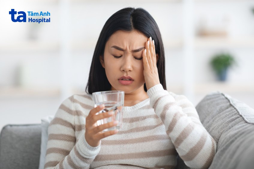 người chạy thận có cần uống nước không