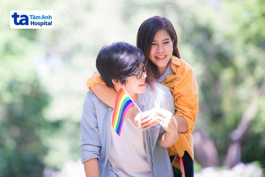 người chuyển giới gặp vấn đề sức khỏe do áp lực