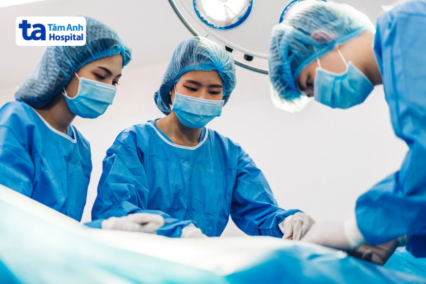 nguy cơ biến chứng sau mổ u cột sống