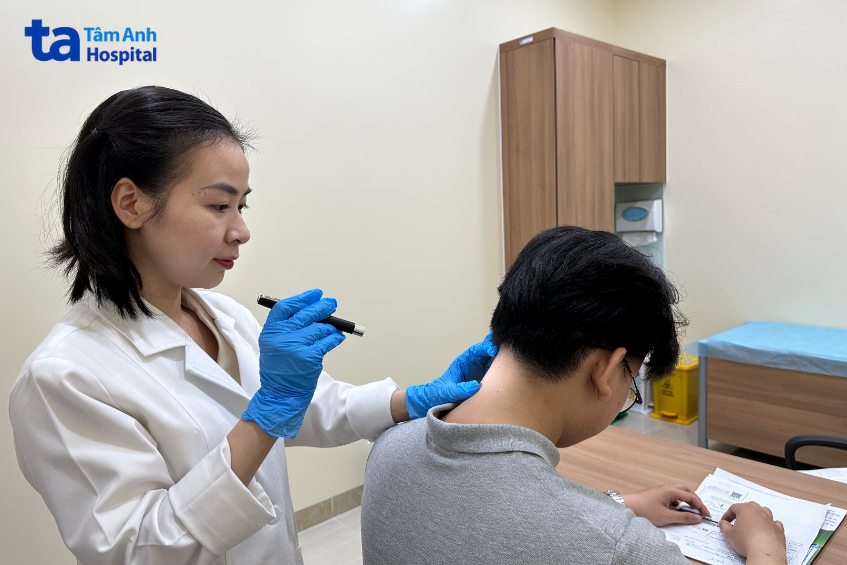 phương pháp chẩn đoán ghẻ da đầu