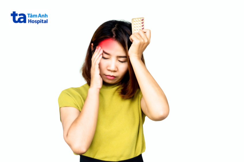 Người bệnh có thể gặp tác dụng phụ đau đầu, chóng mặt sau khi dùng thuốc