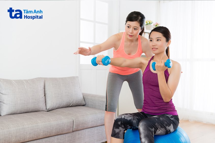 tập tạ giúp săn chắc và giảm mỡ