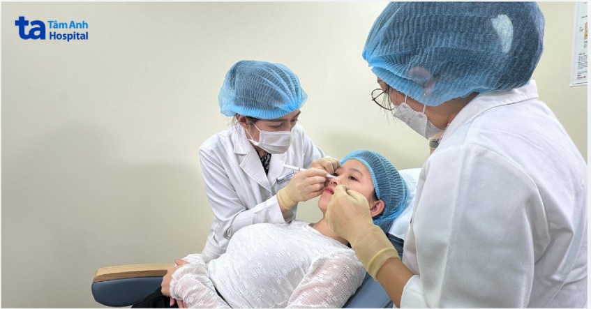 tiêm ha điều trị sẹo mụn