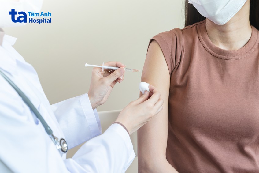 tiêm vắc xin giảm nhiễm trùng máu