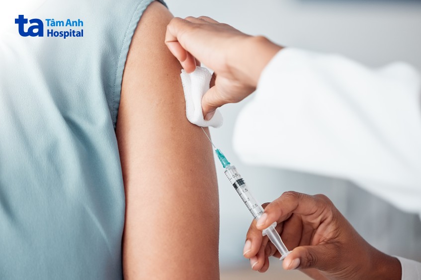 tiêm vắc xin ngừa nhiễm khuẩn huyết