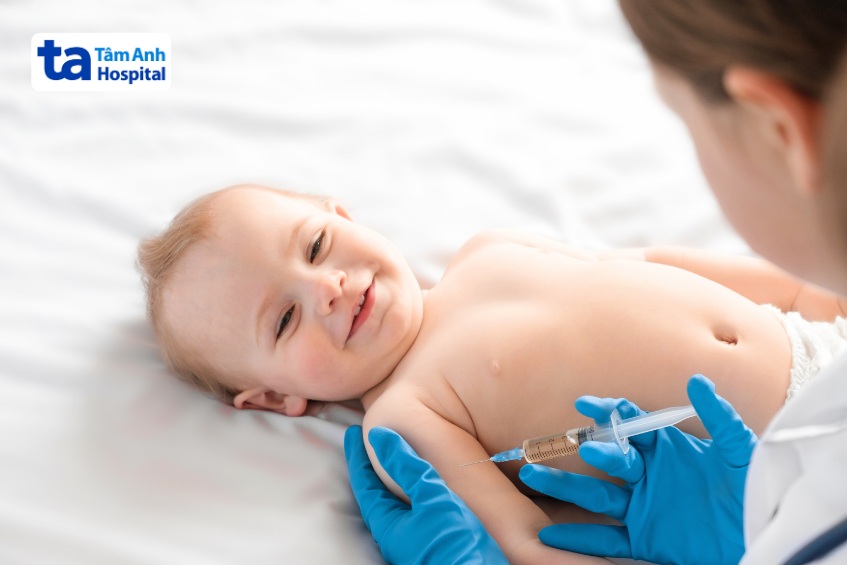 tiêm vắc xin phòng ngừa bệnh sởi cho trẻ