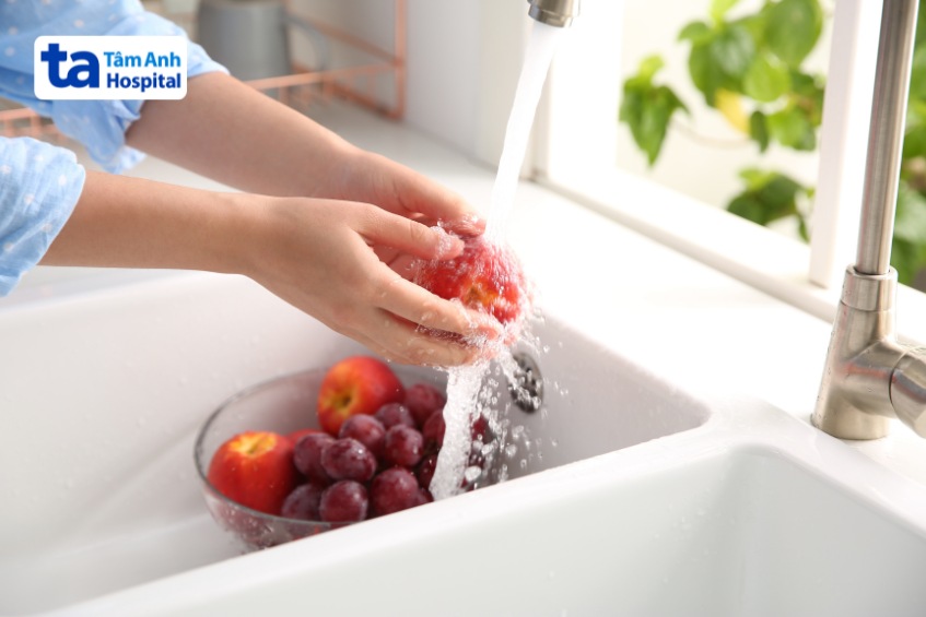 trái cây cần được rửa sạch sẽ, có nguồn gốc rõ ràng
