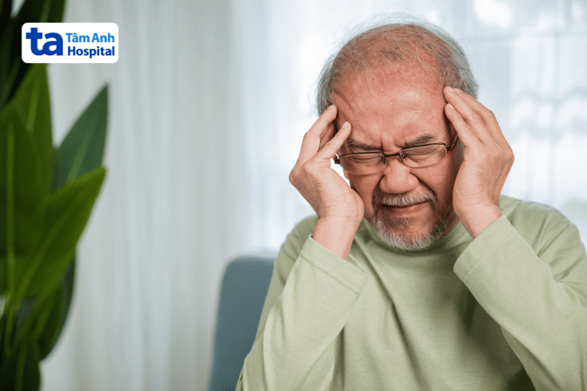 triệu chứng đau đầu thái dương biểu hiện theo nhiều cách