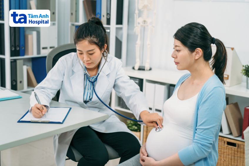 Tuân thủ lịch khám thai định kỳ để theo dõi và phát hiện sớm các bất thường tim thai