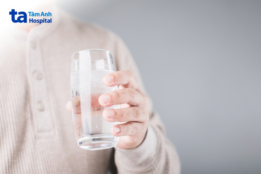 uống nhiều nước giúp xương dẻo dai