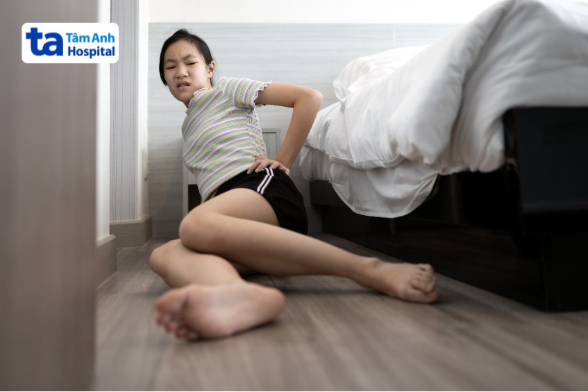 viêm khớp háng thường gặp ở trẻ