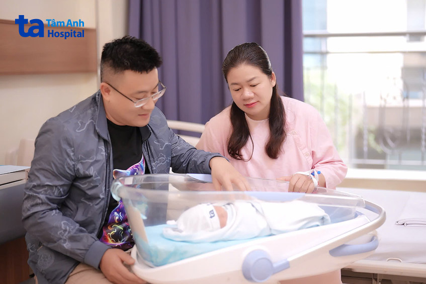 Vợ chồng chị Thanh hạnh phúc đón con thứ 2 chào đời sau 8 năm mong chờ
