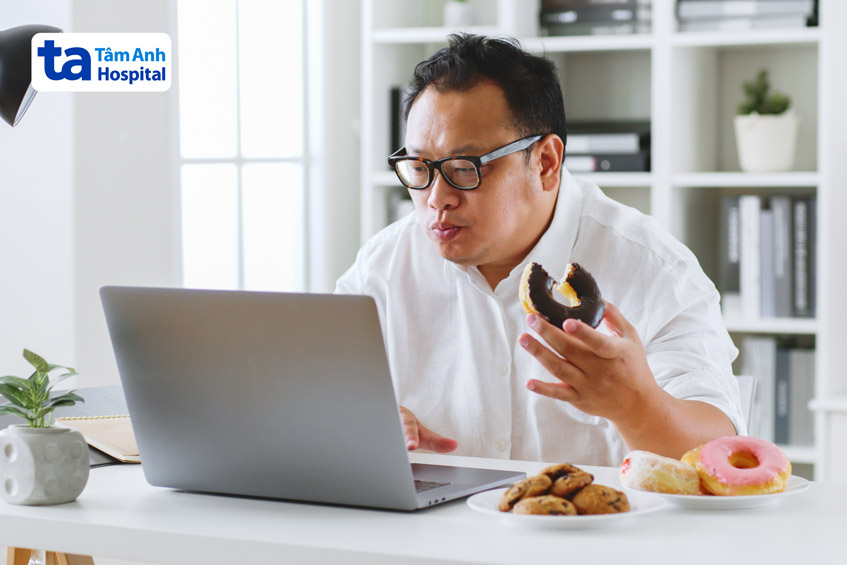 ăn nhiều thức ăn nhanh làm tăng nguy cơ mắc vấn đề sức khỏe sinh sản