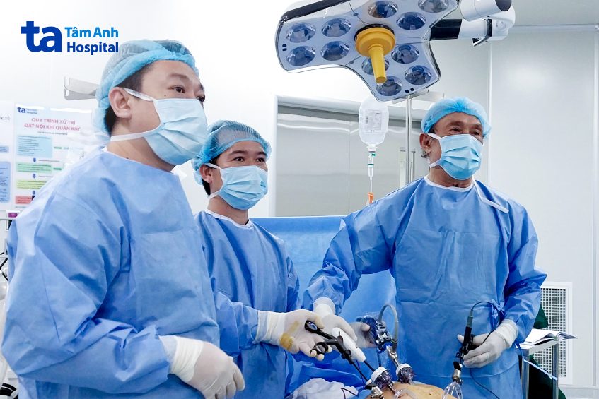 bác sĩ tiết niệu nam học phẫu thuật