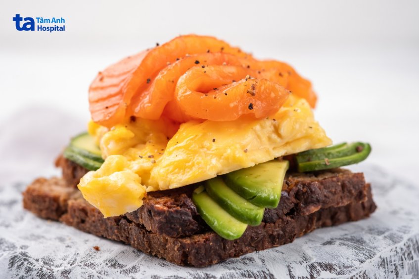 bánh mì nguyên cám có nhiều chất xơ