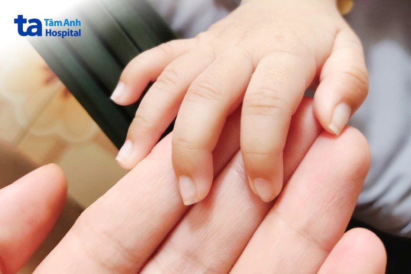 bé trai nặng 3.1 kg