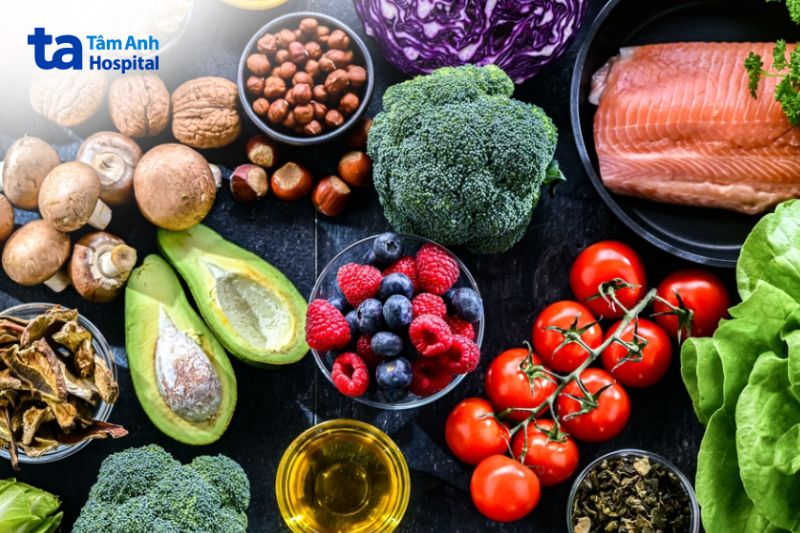 ăn uống đầy đủ chất dinh dưỡng phòng bạch biến