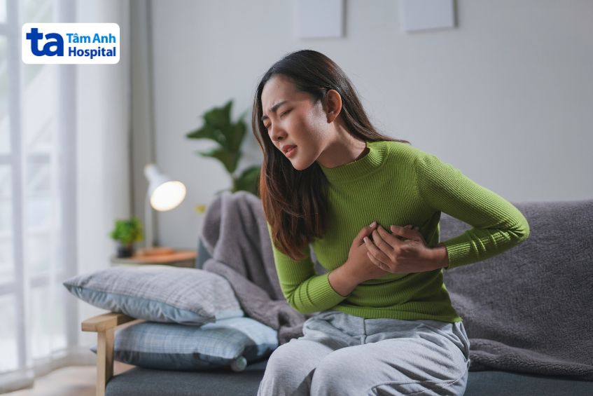 Đau ngực trái lan ra sau lưng có thể là biểu hiện của nhiều bệnh lý nguy hiểm