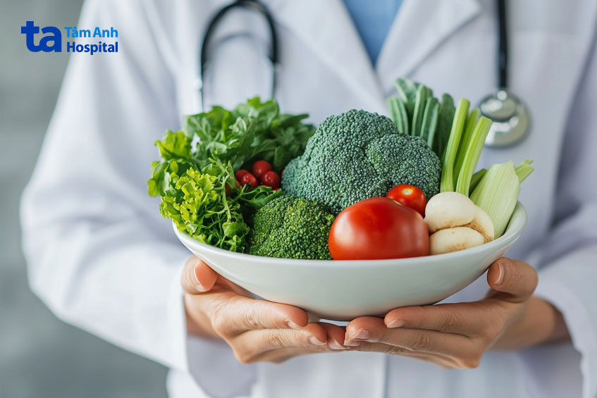 cần ăn uống đầy đủ dưỡng chất