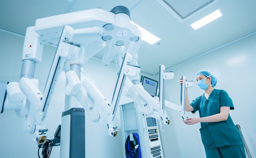 cánh tay robot thanh mảnh