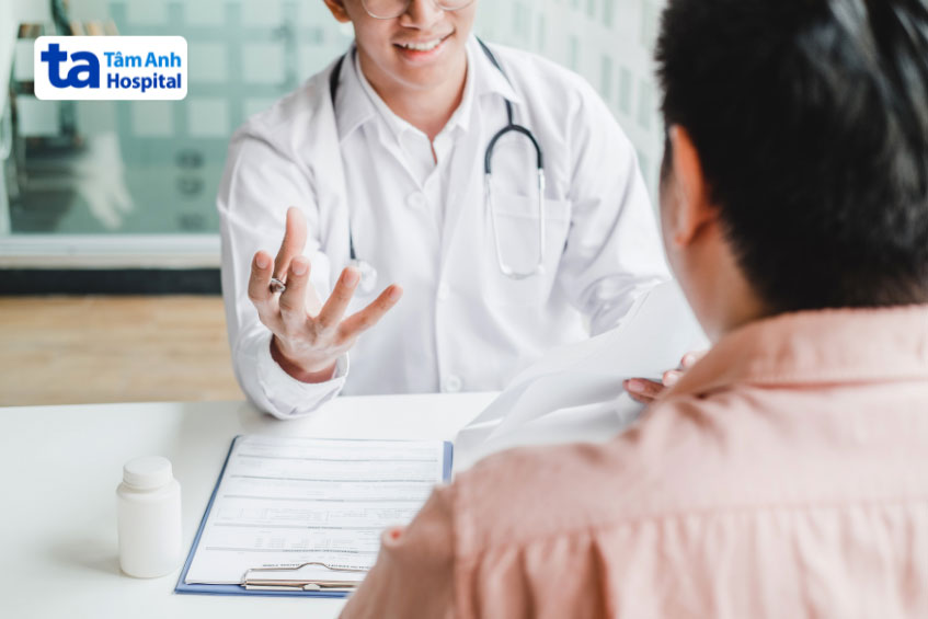 chia sẻ với bác sĩ về tiền sử bệnh lý
